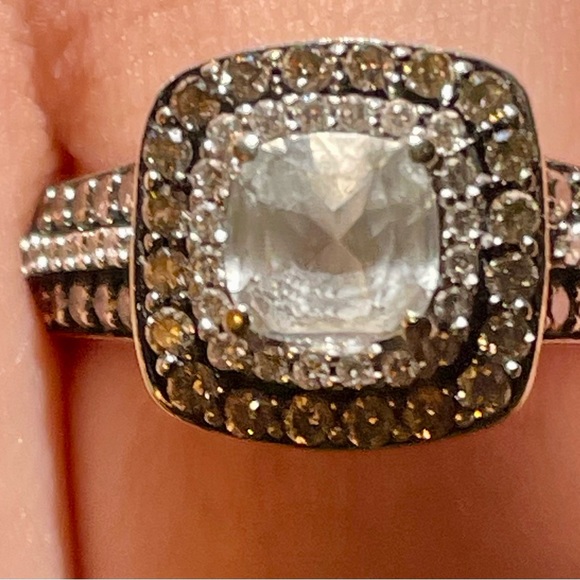 Ok all my chocolate, diamond lovers! Take a look at this beautiful Le’Veon ring! - Picture 4 of 14